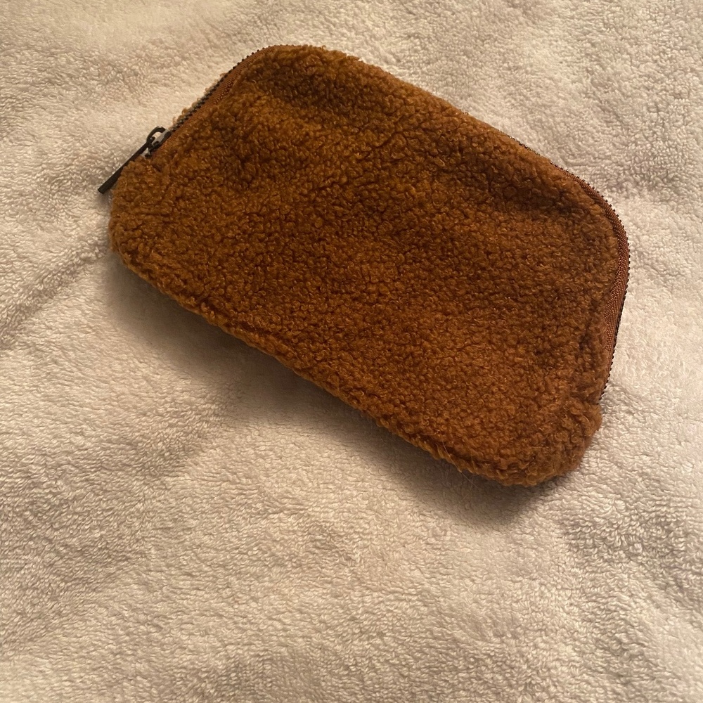 NWOT Crossbody bag in faux Sherpa brown